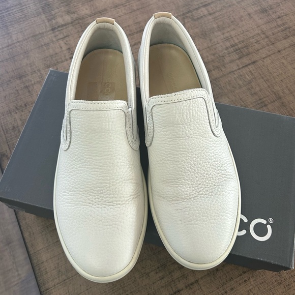 ECCO Women's Soft Casual Slip on Sneaker - Picture 7 of 10